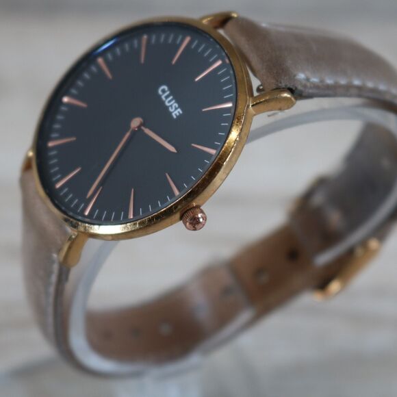 Cluse Minimalist Black Dial Watch – Pre-Owned, Round, Gold/Black - Picture 3 of 10